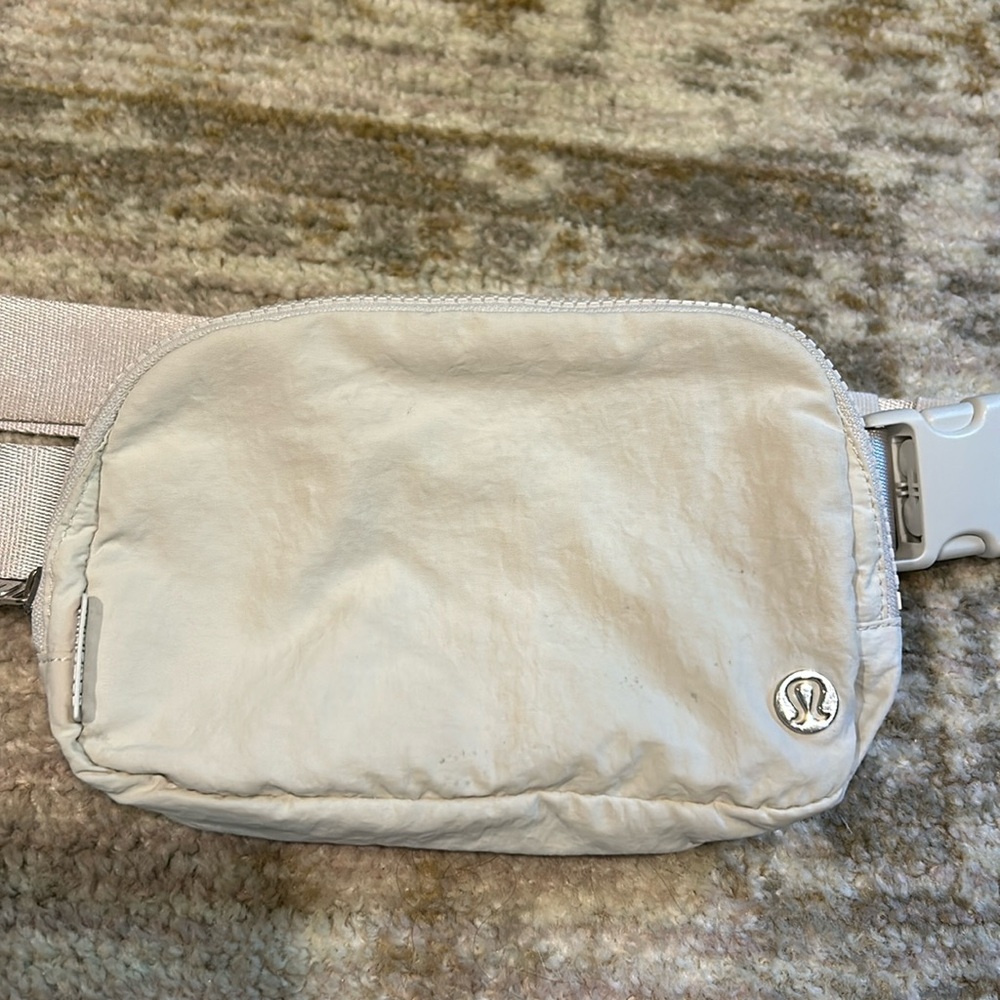 Lululemon belt bag